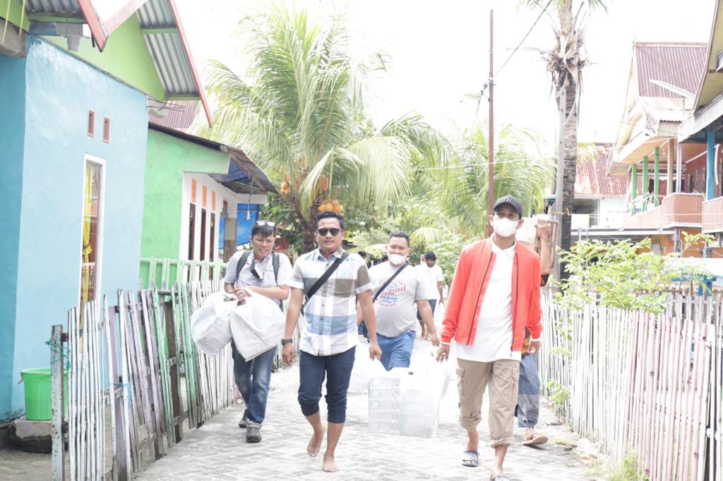 Rudianto Lallo Ajak Warga Kepulauan di Makassar Ikut Vaksinasi